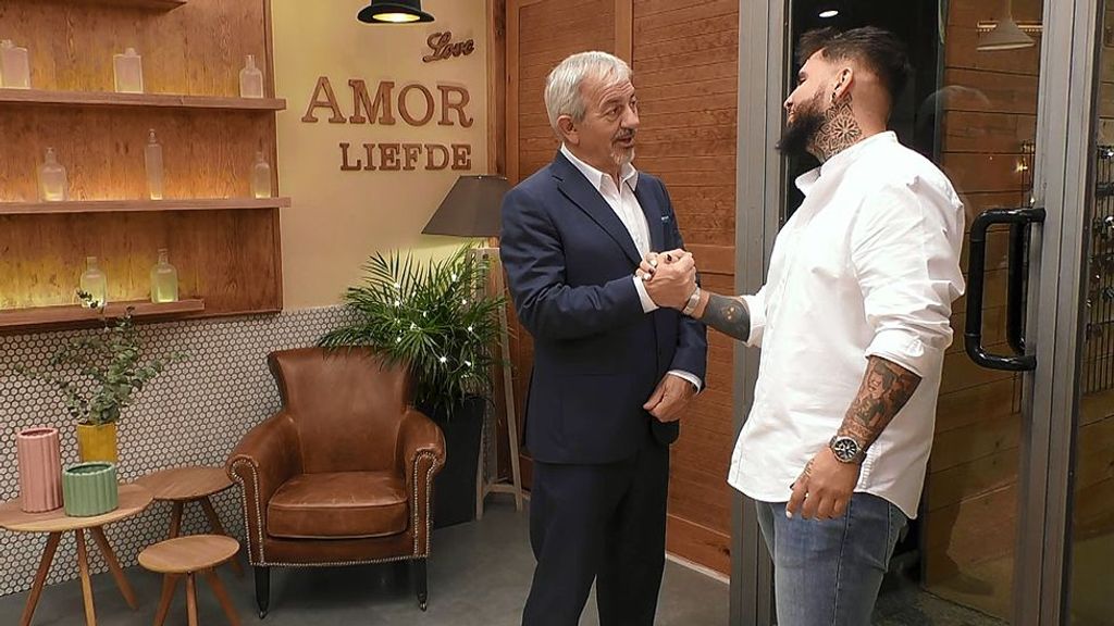 David junto a Carlo Sobera en 'First Dates'