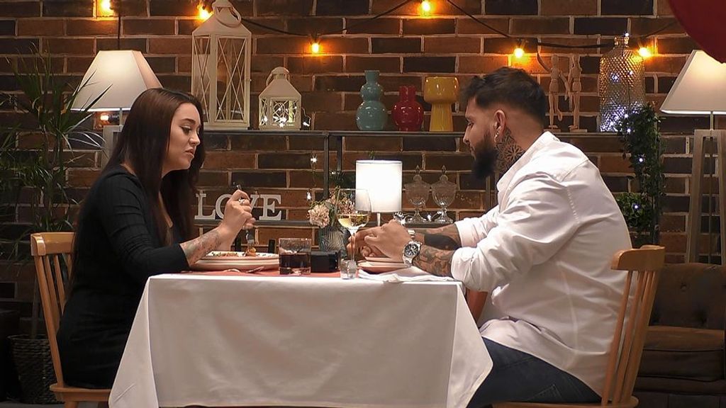 David y Sara durante su cita en 'First Dates'