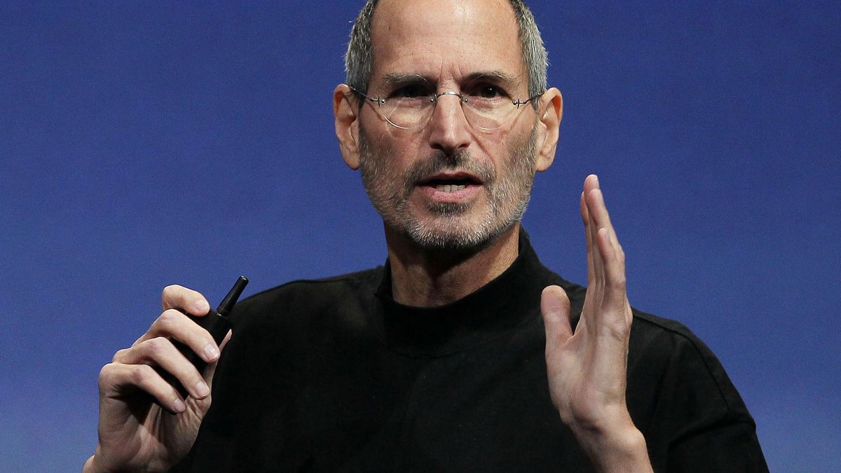 Las tres preguntas que debes hacerte para alcanzar la felicidad, según Steve Jobs