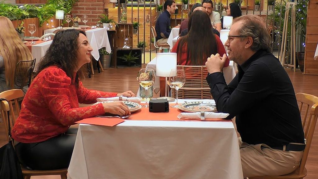 Inés y Fredy durante su cita en 'First Dates'