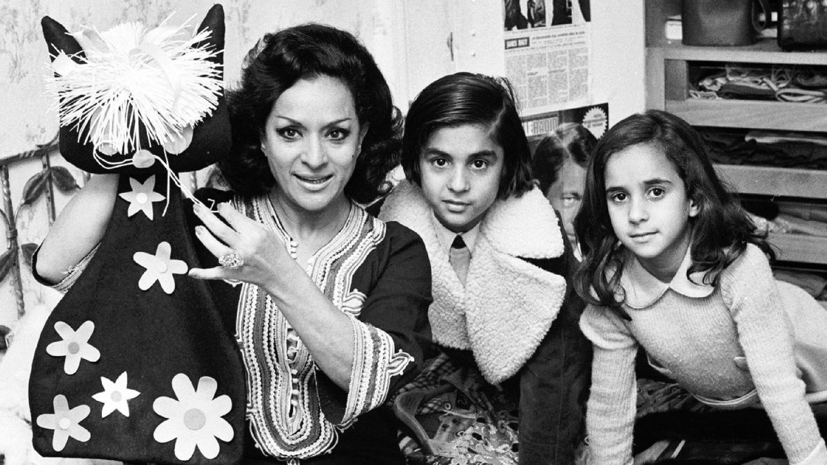 Lola Flores con sus hijos Antonio y Rosario