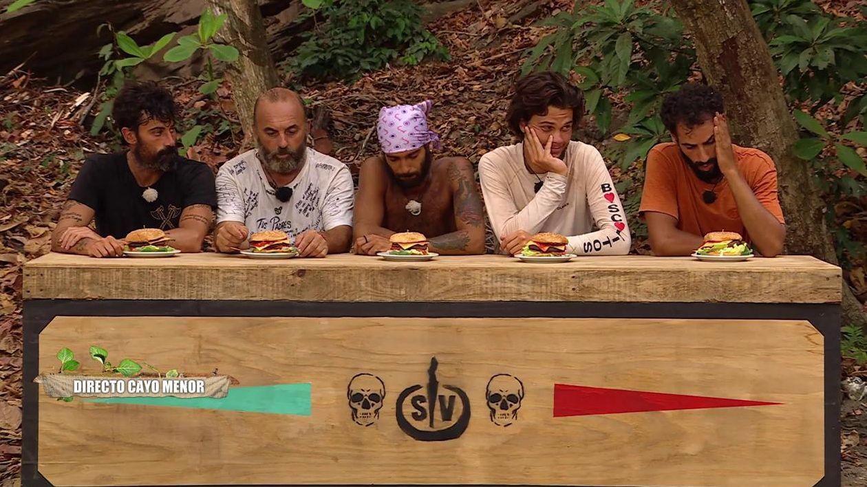 Los supervivientes disputan el juego de líder