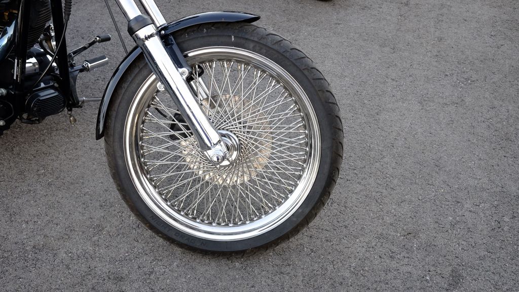 Muere un hombre tras un accidente de moto en Murcia: por el fuerte golpe perdió el casco