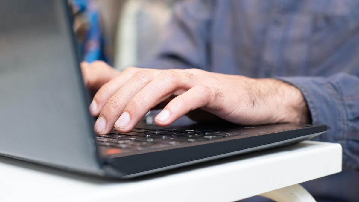 Consumo alerta de los casos de 'phishing' y ciberestafas ante la campaña de la Renta 2022