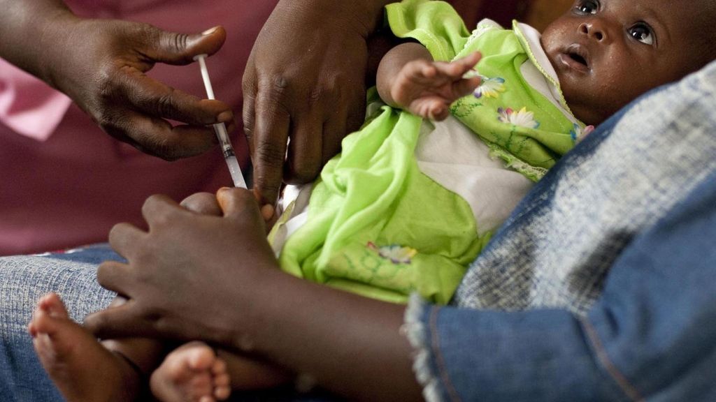 Archivo - Vacunas en países de África.