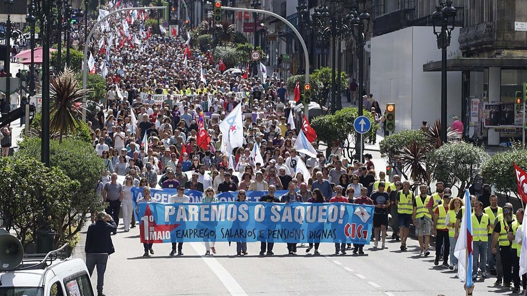 Miles de personas durante la manifestación convocada por la CIG por el Día Internacional de los Trabajadores.