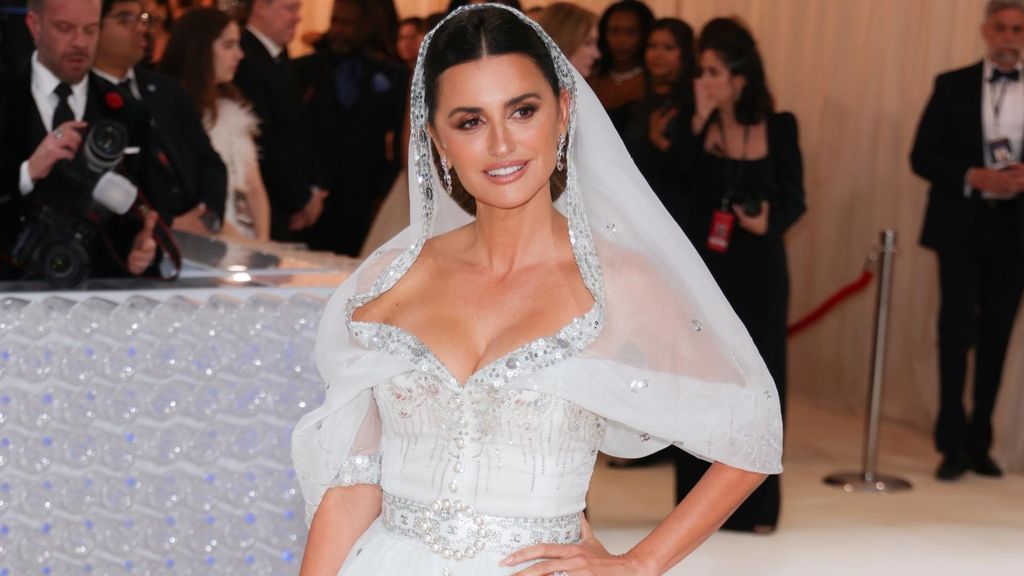 Penélope Cruz brilla en la alfombra de la Met Gala de Nueva York