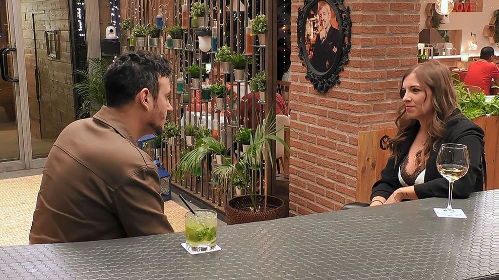 Aleksandra y Alejandro durante su cita en 'First Dates'