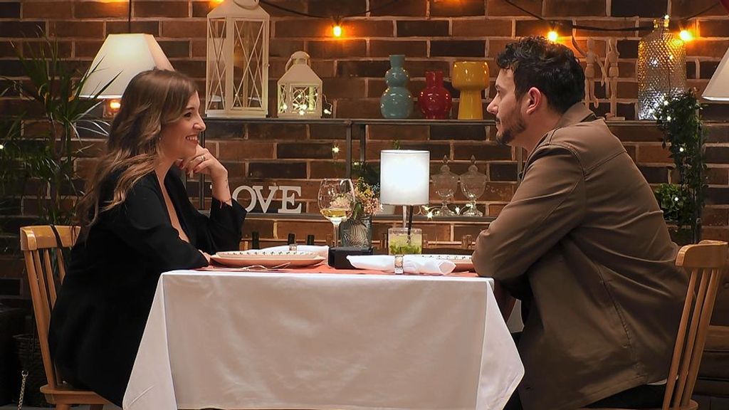 Aleksandra y Alejandro durante su cita en 'First Dates'