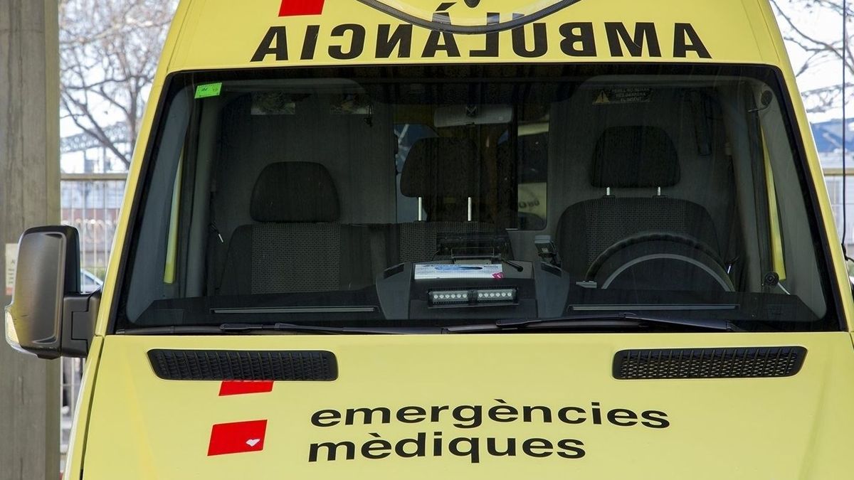 Imagen de archivo de una ambulancia Imagen de archivo de una ambulancia