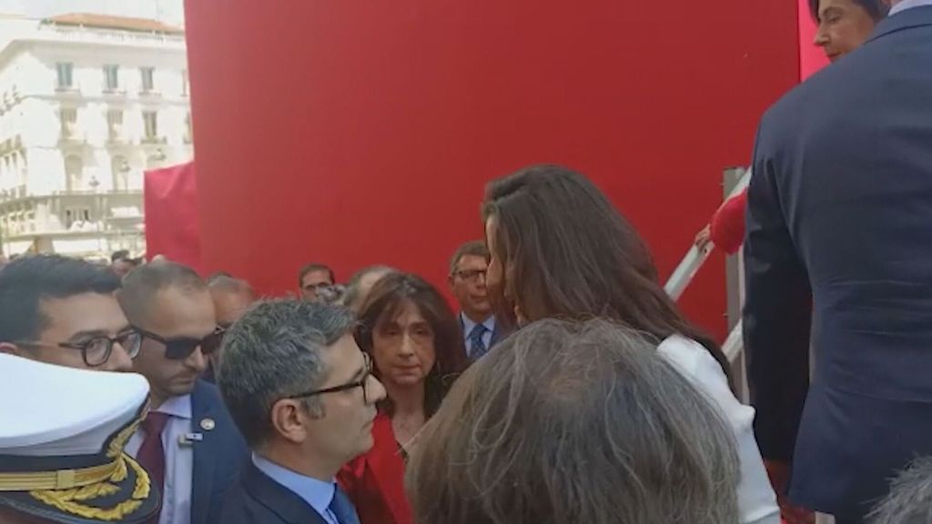 Isabel Díaz Ayuso impide que Félix Bolaños suba a la tribuna de honor en los actos por el Dos de Mayo en Madrid