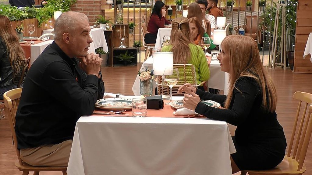 Javier y Eva durante su cita en 'First Dates'