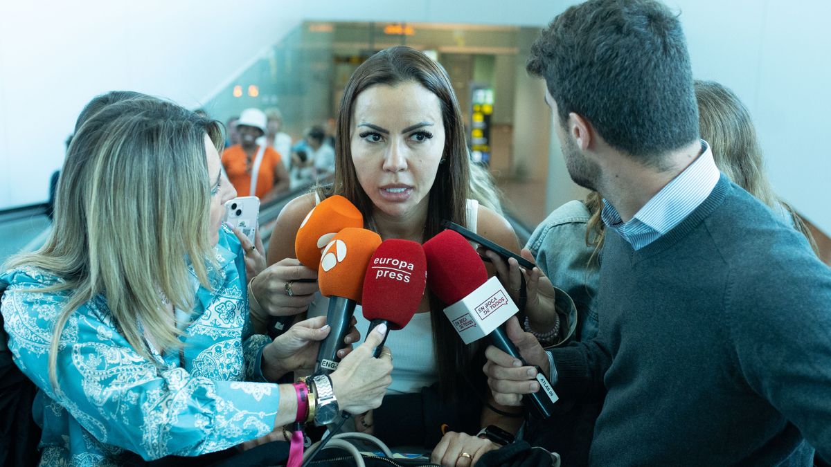 Dinora Santana, exmujer de Dani Alves, a su llegada al aeropuerto de Barcelona