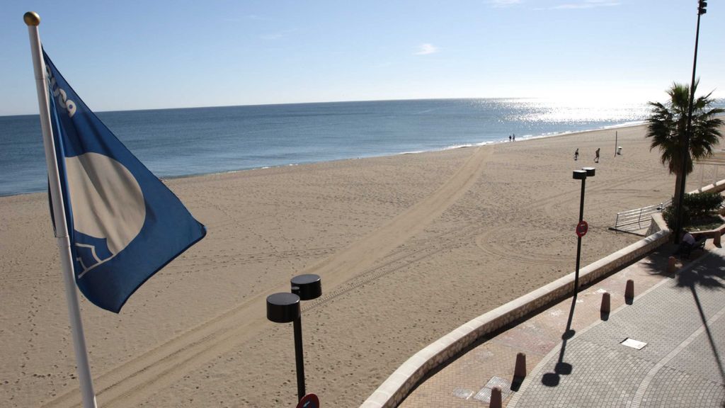Las playas de El Espigón de Huelva y la del Chaparral de Mijas obtienen por primera vez la bandera azul