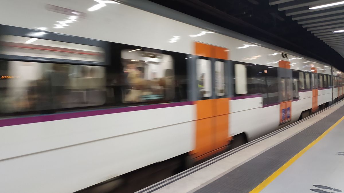 Tercra jornada de retrasos en la R2 Sur de Rodalies por la avería del lunes Tercra jornada de retrasos en la R2 Sur de Rodalies por la avería del lunes