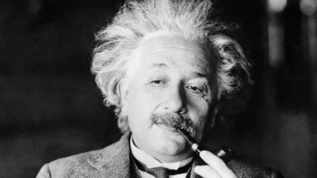  Albert Einstein, padre de la teoría de la relatividad 
