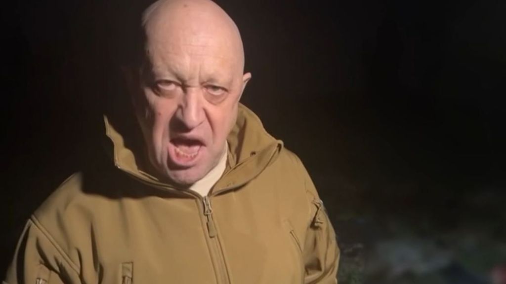 El jefe del Grupo Wagner estalla contra el Kremlin y amenaza, rodeado de cadáveres, con irse de Bajmut