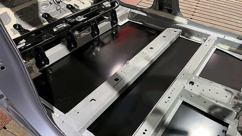 LA BATERÍA DEL BYD SEAL SE UBICA BAJO LOS TRAVESAÑOS DEL CHASIS FOTO BYD