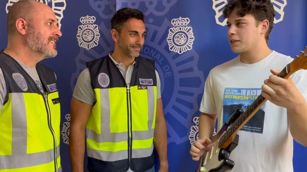 Recupera una guitarra eléctrica valorada en 3.000 euros robada hace cuatro años tras encontrarla en Wallapop