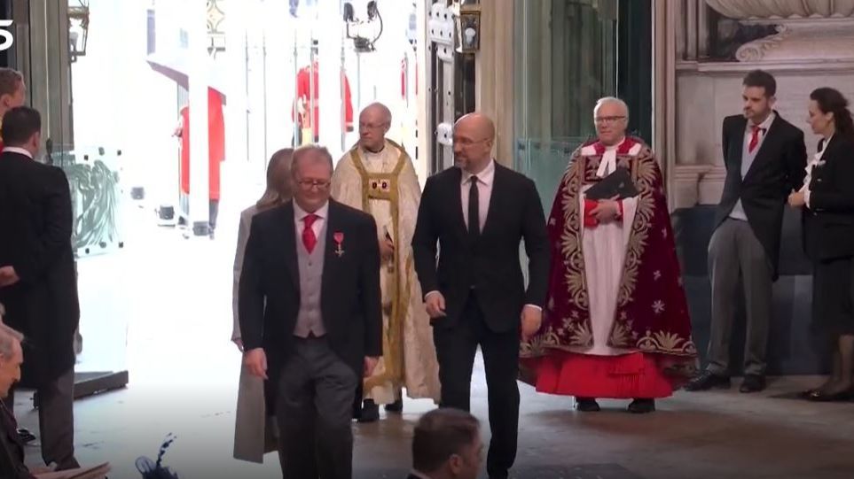 Los primeros invitados llegan a la Coronación de Carlos III