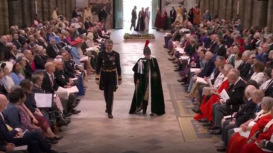 La familia real británica llega a la Abadía de Westminster