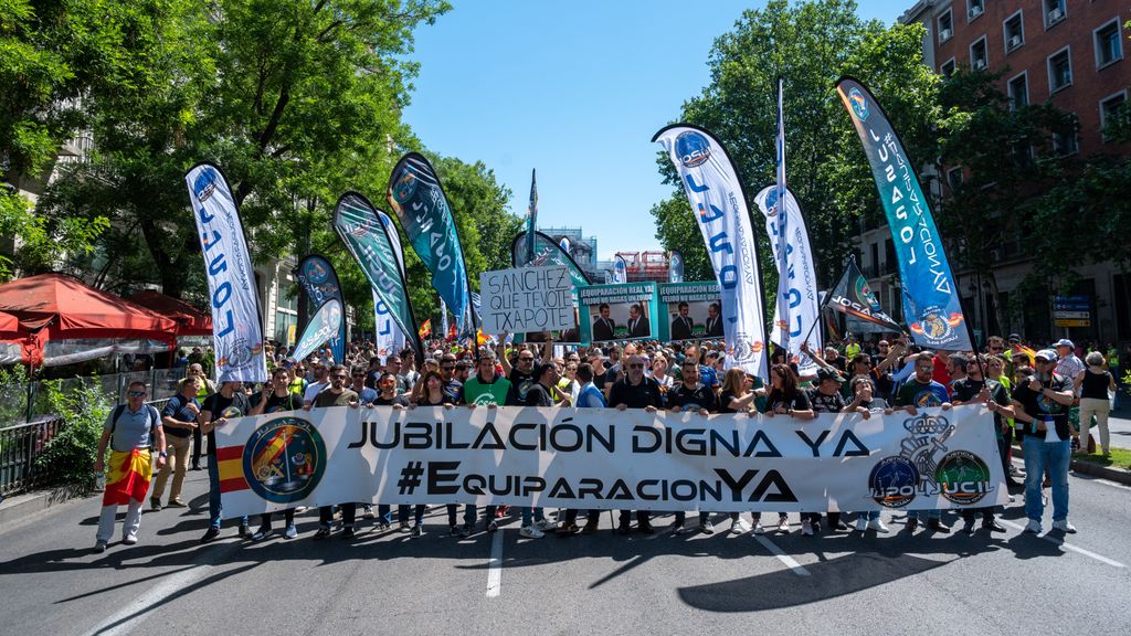 Manifestación convocada por las organizaciones mayoritarias de la Policía Nacional, Jupol, y de la Guardia Civil, Jucil