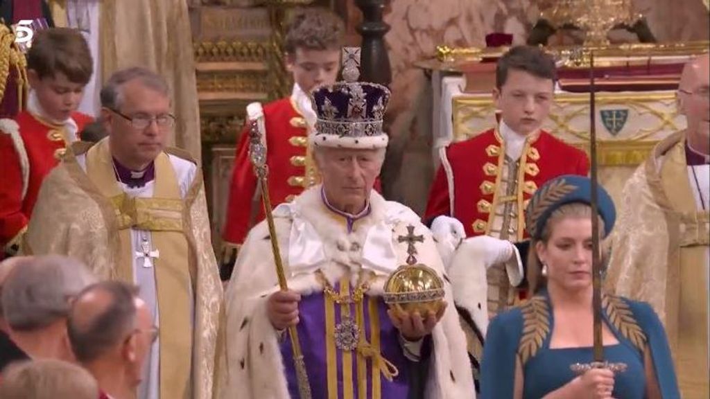 Suena el himno nacional 'Dios salve al Rey' que pone fin a la ceremonia