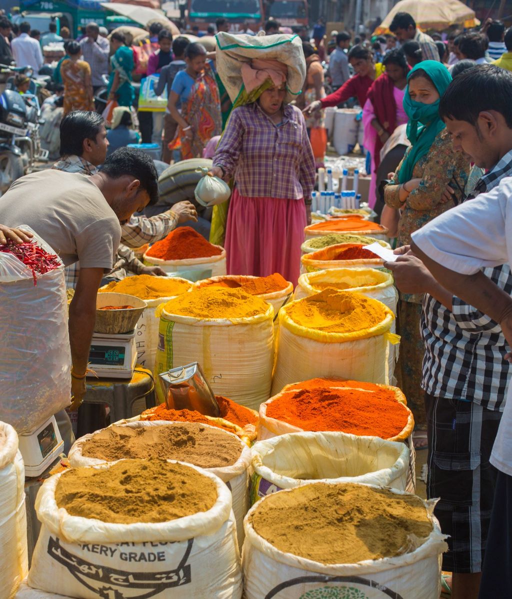 Mercado tradicional de especias al sur de la India.