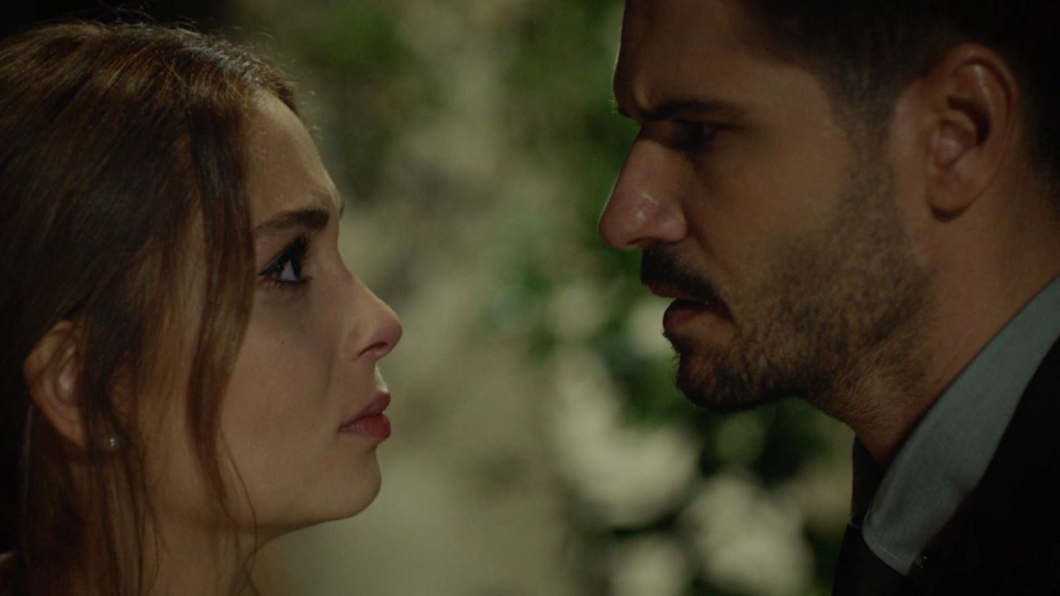 Kenan le pide matrimonio a Irmak