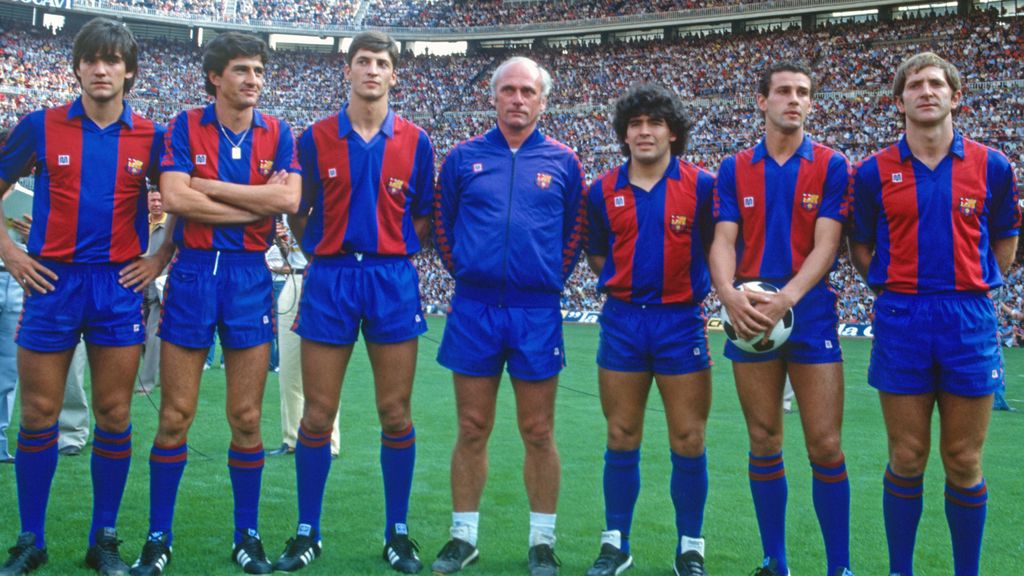 Julio Alberto, segundo por la derecha, en el FC Barcelona