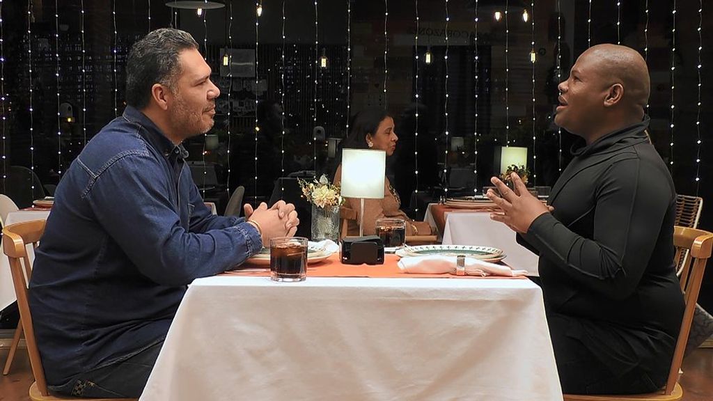 Rolando y Anel durante su cita en 'First Dates'