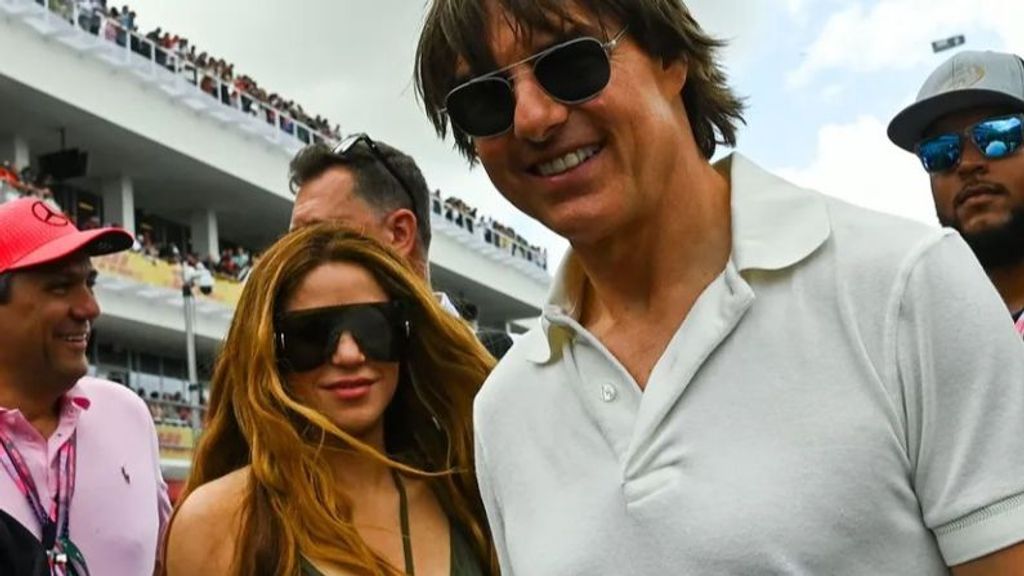 Shakira con Tom Cruise en la Fórmula 1