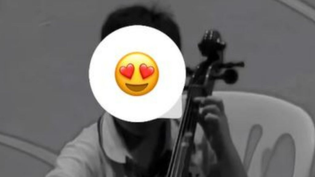 Isa Pantoja enseña orgullosa cómo su hijo Albertito toca el violonchelo