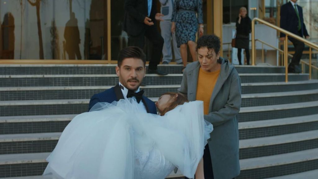 Kenan cancela su boda: Irmak sufre una crisis se debate entre la vida y la muerte, en 'Perla Negra'