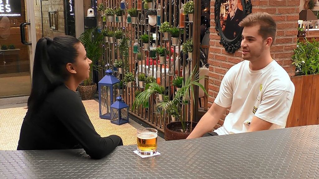 Alejandra e Iván durante su cita en 'First Dates'