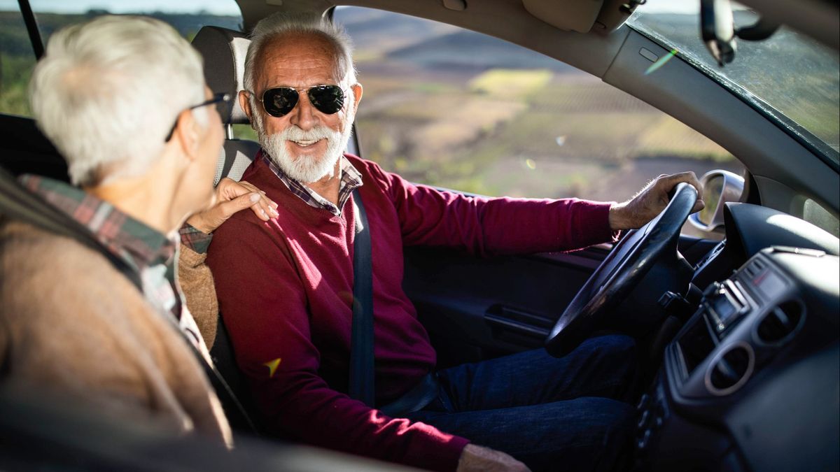 El cambio de la DGT que dificulta la renovación del carnet de conducir a los mayores de 65