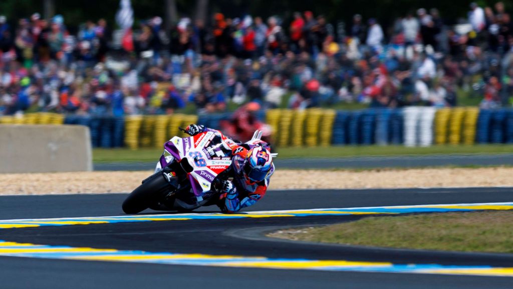 Jorge Martín en una curva del circuito de Le Mans