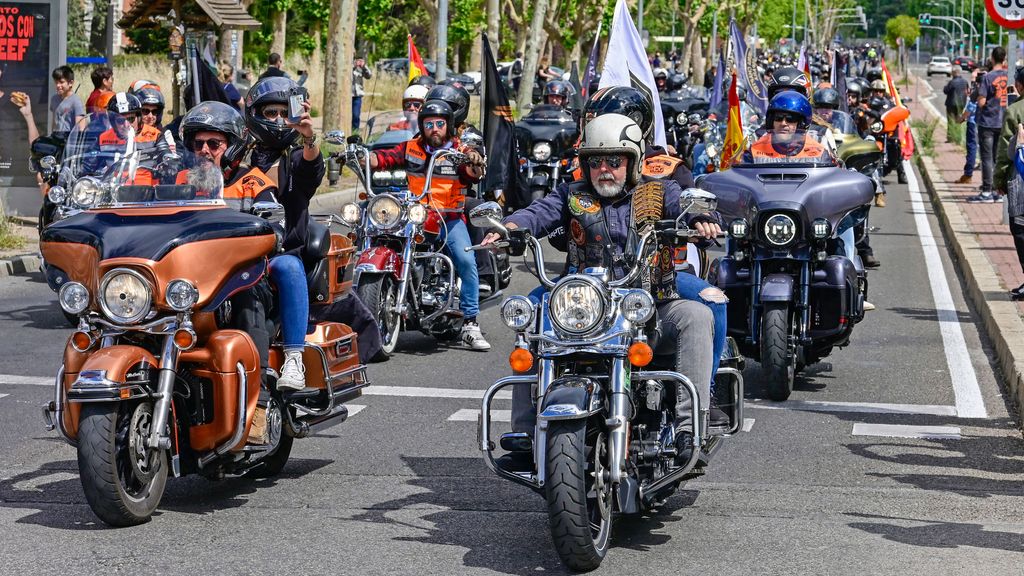 Desfile anual de motos Harley-Davidson en Madrid