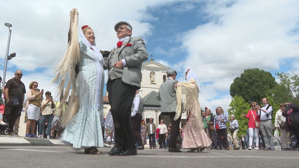 Madrid celebra San Isidro: sus calles se llenan de chulapas, chotis y barquillos