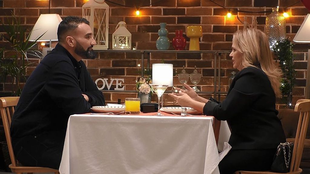 Diego y Claudia durante su cita en 'First Dates'