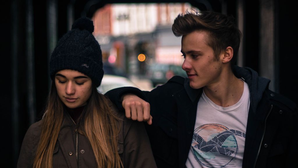 Las relaciones sentimentales comienzan en la adolescencia. FUENTE: Pexels