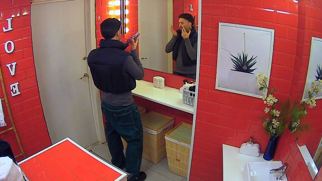 Toni durante su cita en 'First Dates'