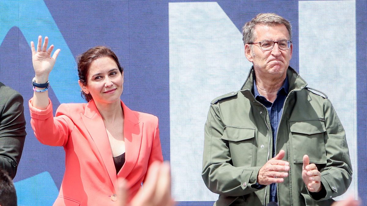 El líder del PP, Alberto Núñez Feijóo, junto a la presidenta de Madrid, Isabel Díaz Ayuso