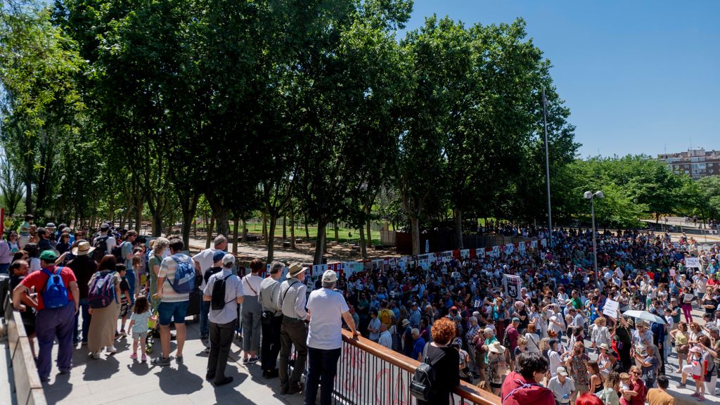 Manifestación contra la tala de árboles en Madrid Río