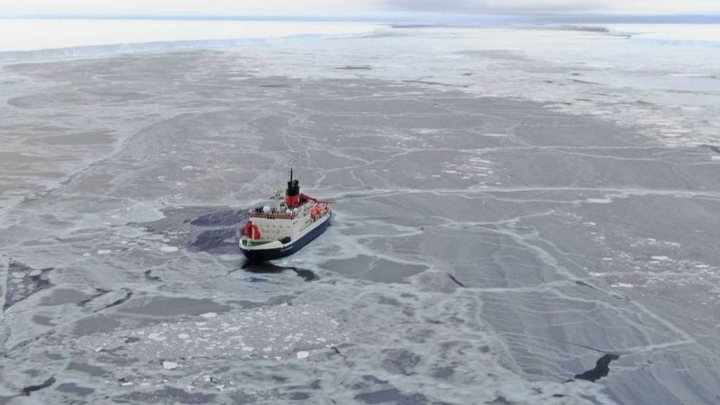 EuropaPress 4928275 buque cientifico atraviesa hielo marino costa antartica (1)