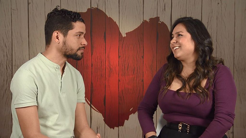 Isabel y Josmar durante su cita en 'First Dates'