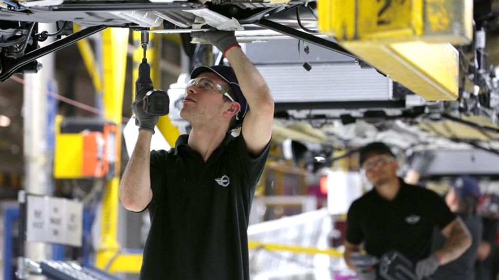 Mini es uno de los fabricantes que producen en las Islas Británicas. FOTO MINI