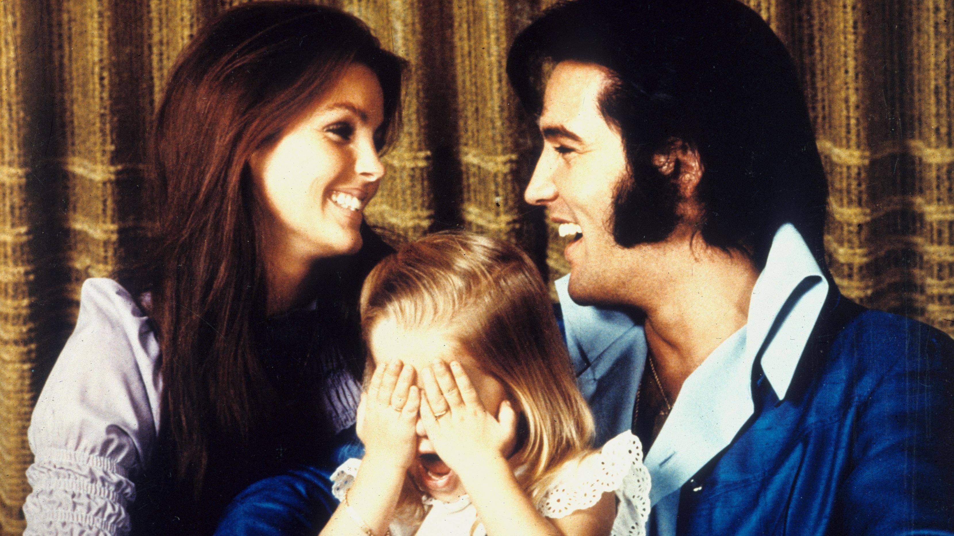 Neta de Elvis concorda em pagar milhões para que avó, Priscilla Presley,  desista da fortuna de Lisa Marie
