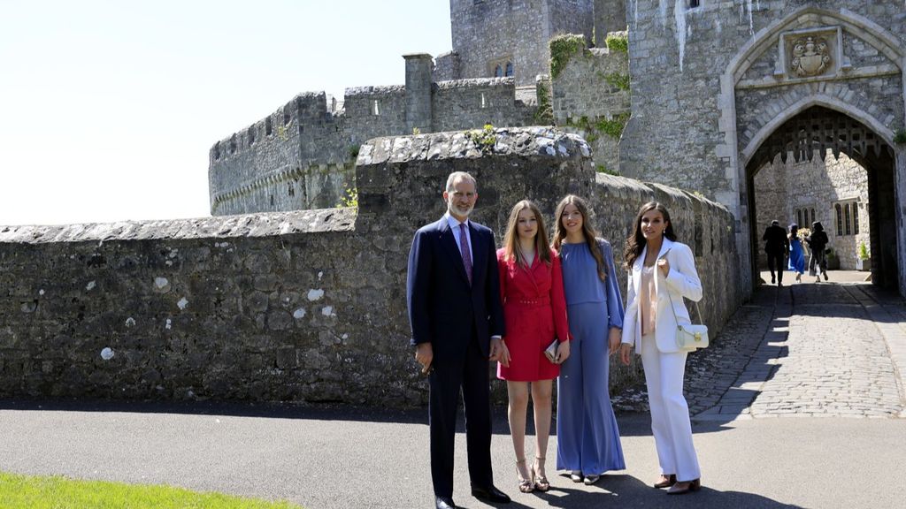 Los selfies y otras fotos de la familia real en la graduación de la princesa Leonor en Gales