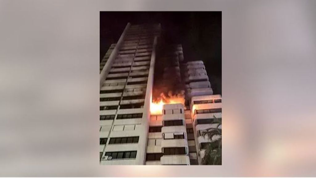 Espectacular incendio en un edificio de Benidorm: nueve vecinos fueron evacuados